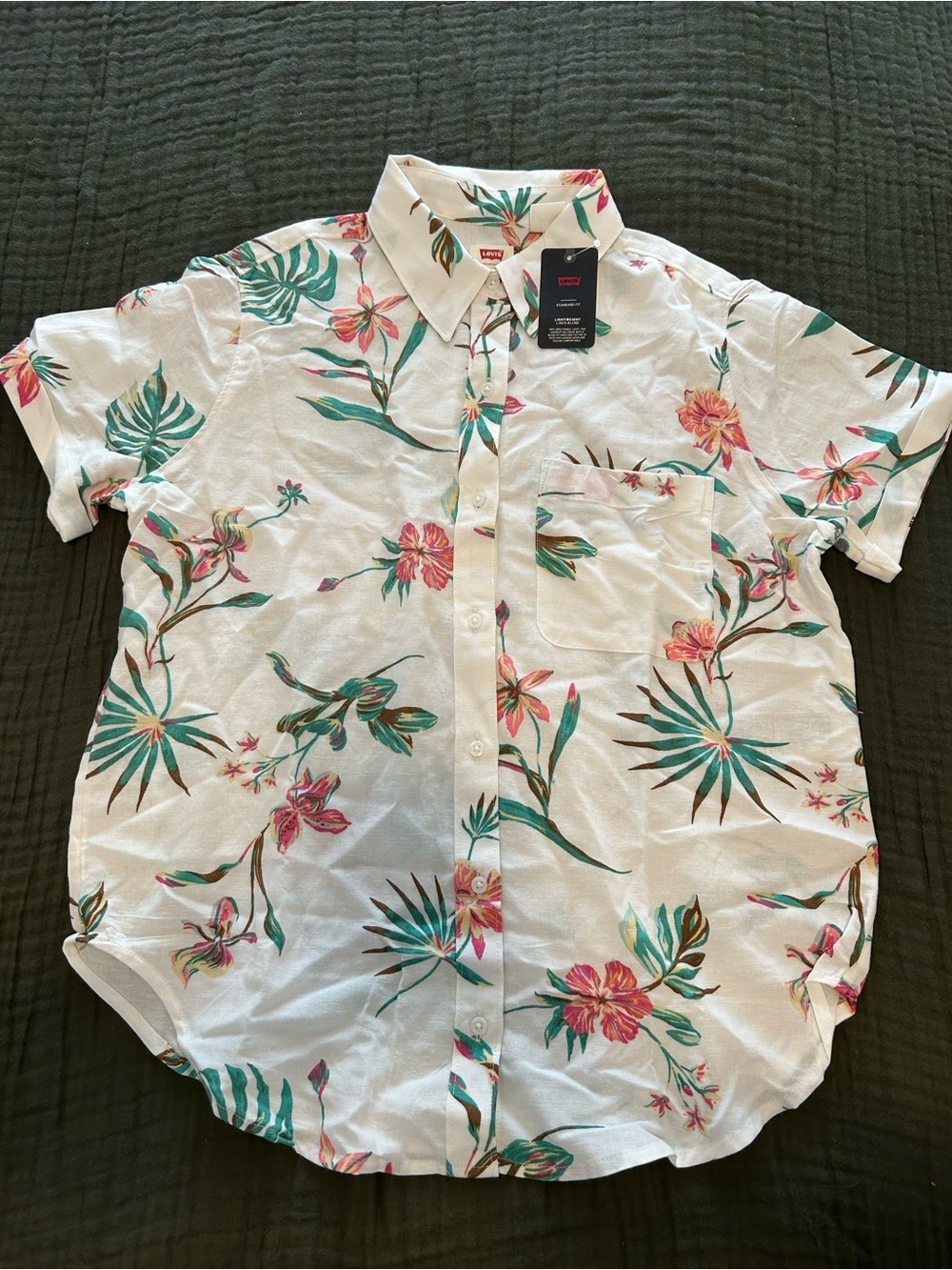 Levi's Women’s White Short-Sleeve Tropical Floral Button-Up Shirt